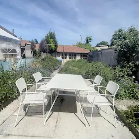 Grand T2 Jardin Wifi Parking Proche Gare * 생캉탱